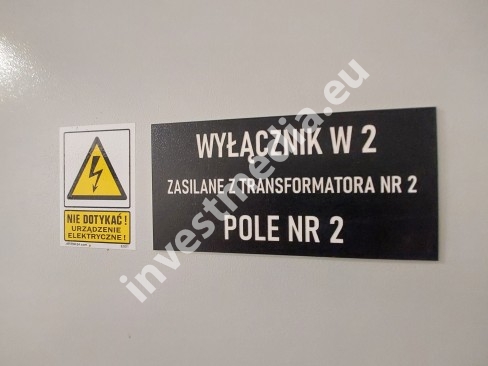 tabliczki na urządzenia elektryczne