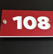 tabliczka z numerem pokoju 3D