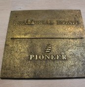 commemorative plaques made of brass