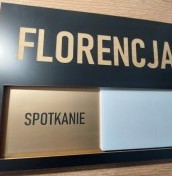 tabliczki sala konferencyjna z przesuwną płytką wolna zajęta