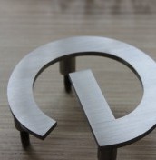 Logo litery na elewacje aluminium stal mosiądz