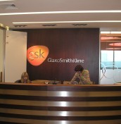 Logo litery na elewacje aluminium stal mosiądz