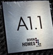 Tabliczka z numerem drzwi aluminiowa