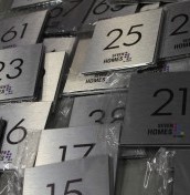 Tabliczka z numerem drzwi aluminiowa